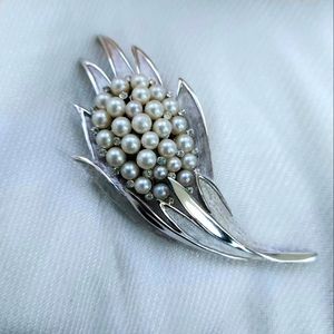 Trifari Vintage faux pearl and Rhinestone Brooch